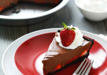 20 Romantic Valentine’s Day Desserts To Impress Your Sweetheart